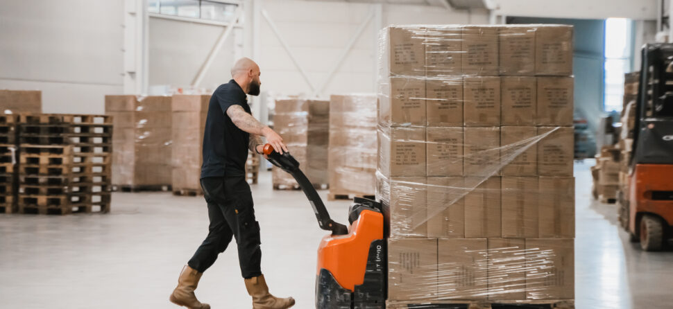 Met spoed containers laden en lossen